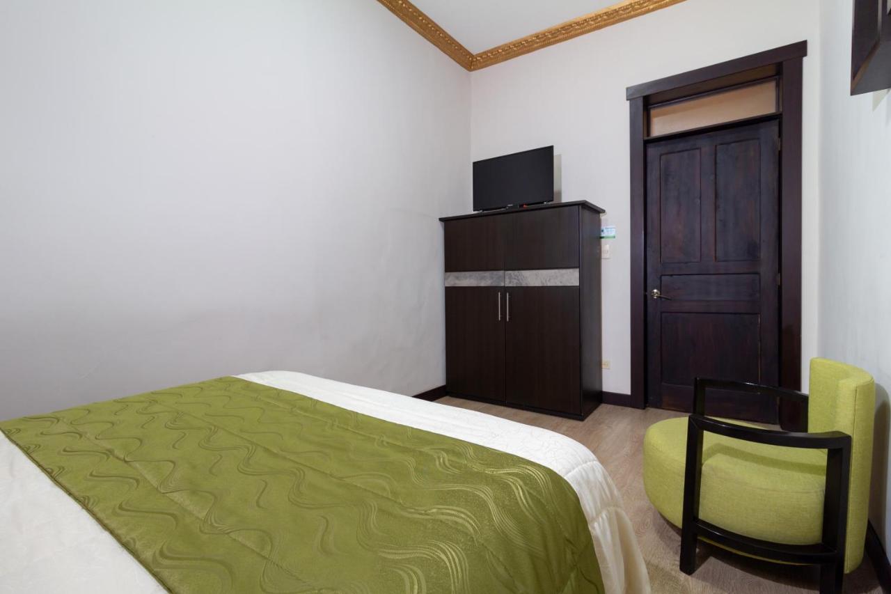 Hotel Majestic 2 By Hhg Cuenca Exterior photo