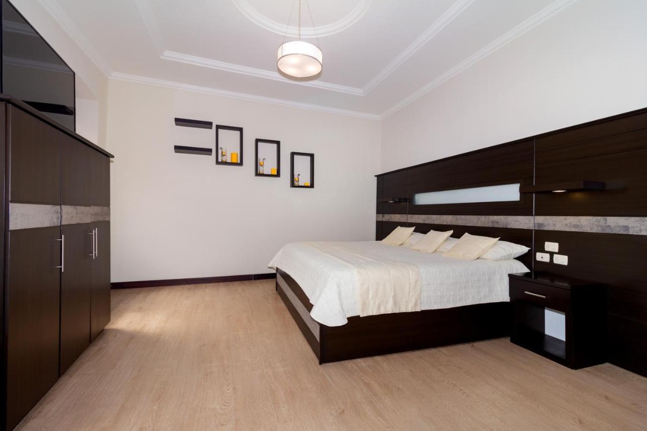 Hotel Majestic 2 By Hhg Cuenca Exterior photo