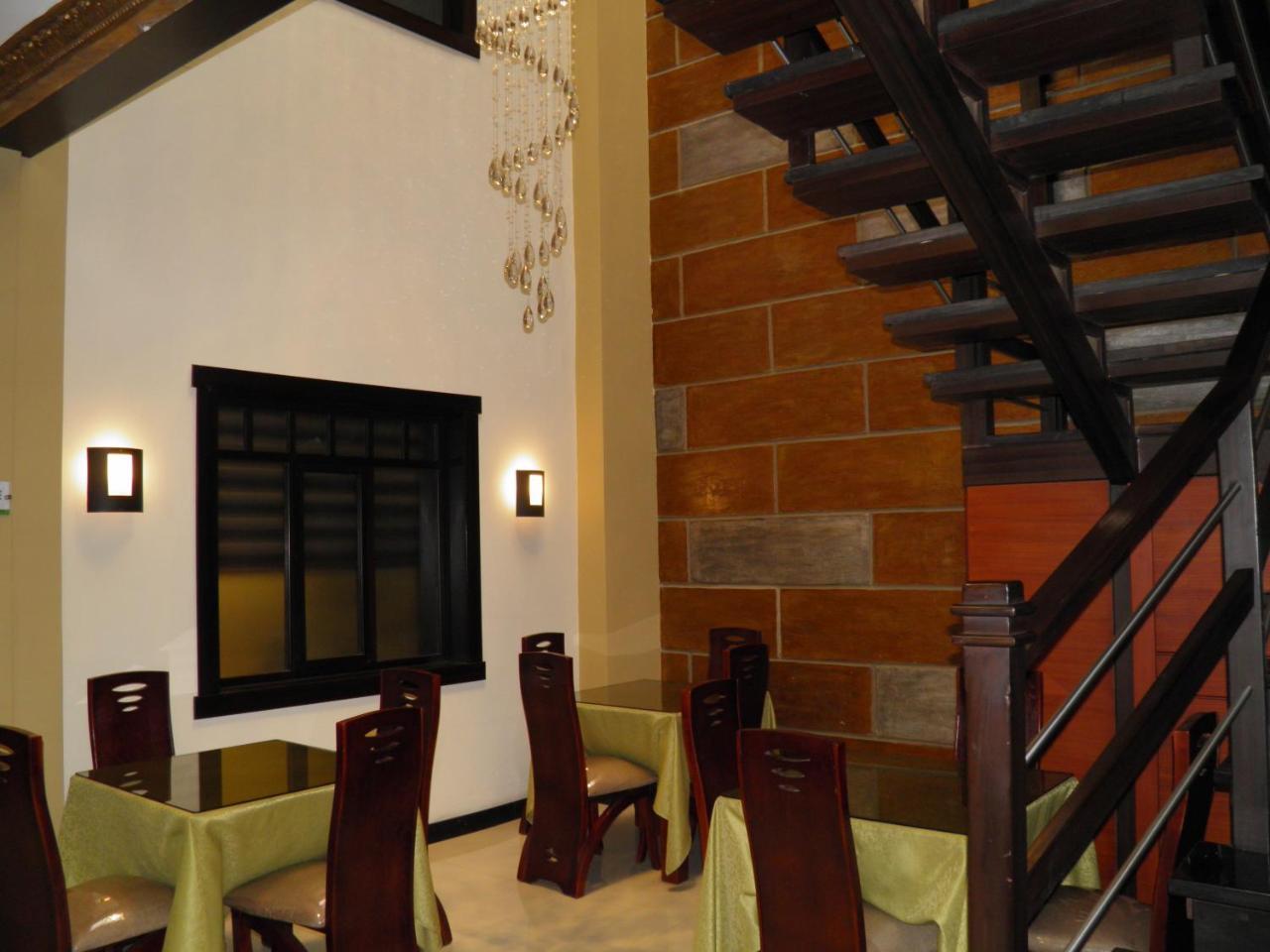 Hotel Majestic 2 By Hhg Cuenca Exterior photo